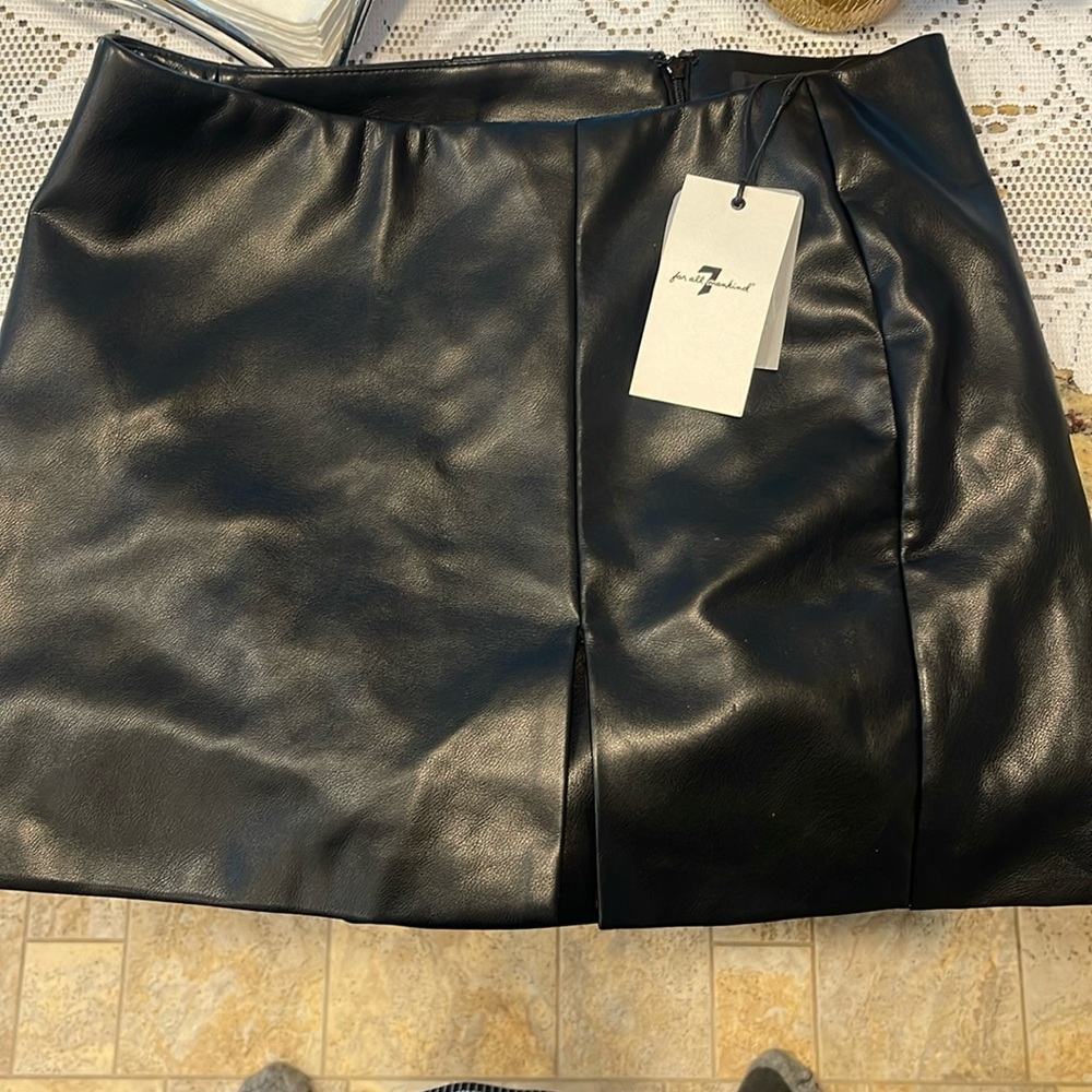 7 For All Mankind Black Faux Leather High Rise Pleated Shorts Size M NWT